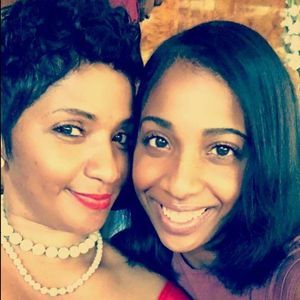 Meet your Posher, Tee